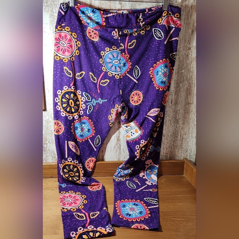 Colorful Patterned Leggings - Picture 3 of 7
